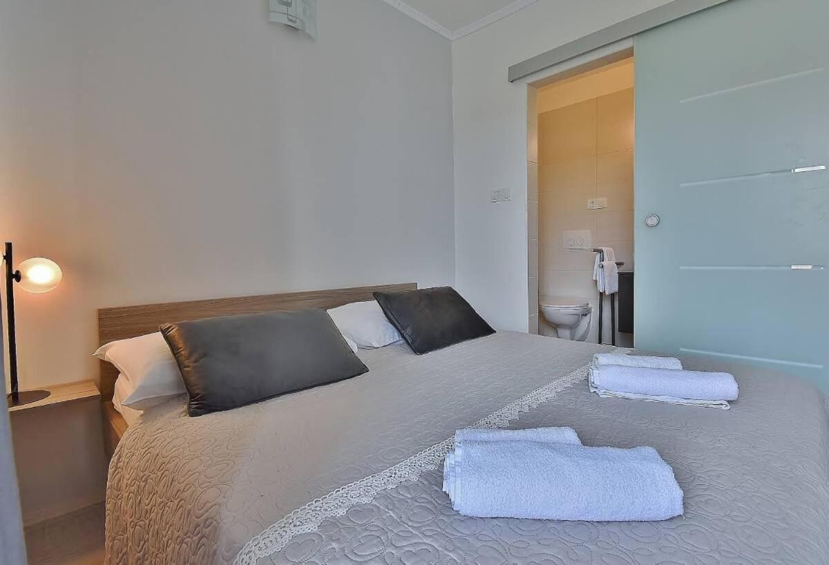 Apartments Ruzica Banjol Kültér fotó